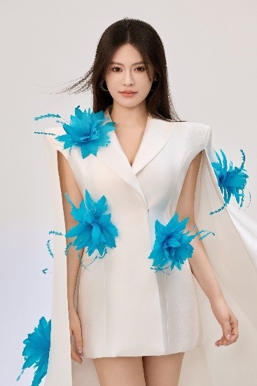 陈佳妮《时刻》舞台轰动 逆袭绽开展现新东谈主实力